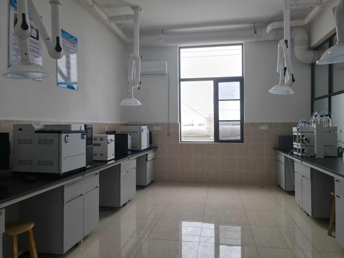 化驗(yàn)分析設(shè)備